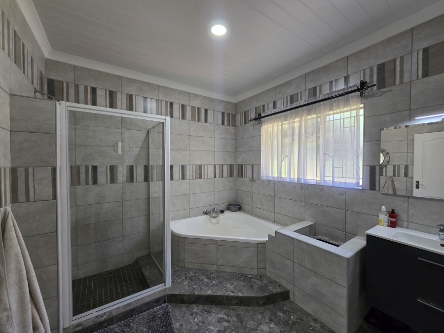 4 Bedroom Property for Sale in Doringkruin North West